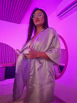 Snapshot of Lu_Alzafirah chatting on 12.01.25 Lu Alzafirah online show from 12.01.25