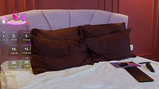 OliviaMazee online show from 11.29.25