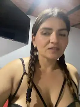 RosaliaVicky online show from 01.11.26