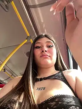 Snapshot of AngieG02_ chatting on 12.01.25 AngieG02 online show from 12.01.25