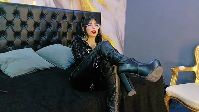 MilaDeRoux online show from 04.01.26