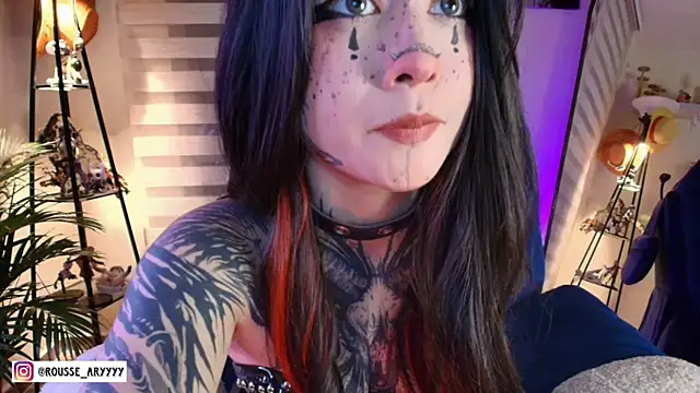 Snapshot of AryRousse chatting on 06.18.26 AryRousse online show from 06.18.26