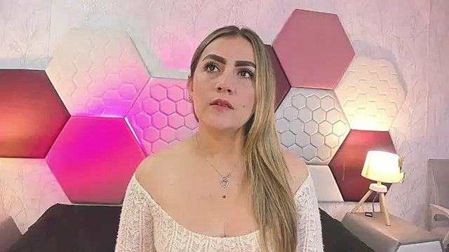 Snapshot of AriaRous chatting on 06.30.26 AriaRous online show from 06.30.26