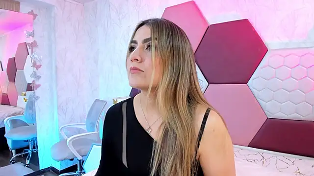 Snapshot of AriaRous chatting on 07.02.26 AriaRous online show from 07.02.26