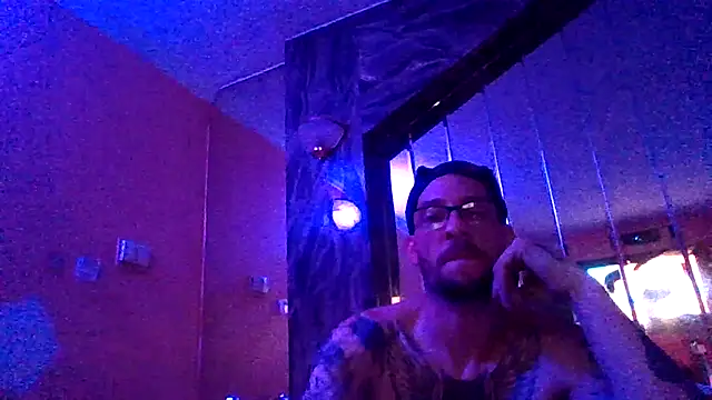 Snapshot of Mcpipington_Fun chatting on 12.19.25 Mcpipington Fun online show from 12.19.25