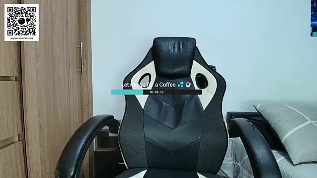 Snapshot of liorvante chatting on 05.19.26 liorvante online show from 05.19.26