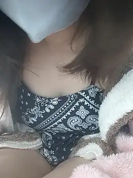 Snapshot of miniiceyya chatting on 01.11.26 miniiceyya online show from 01.11.26