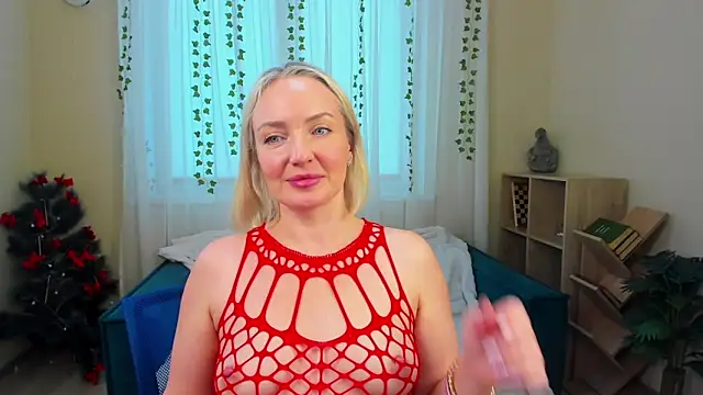 MonikaPinch  online show from 01.15.26