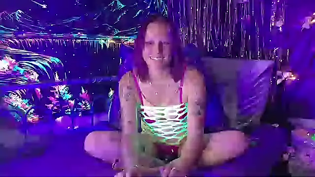 Snapshot of Freckleangel69 chatting on 05.30.26 Freckleangel69 online show from 05.30.26