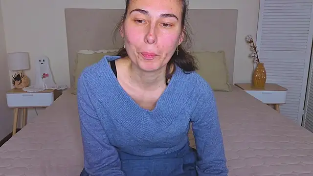 Snapshot of Olivia_milf_ chatting on 11.30.25 Olivia milf online show from 11.30.25