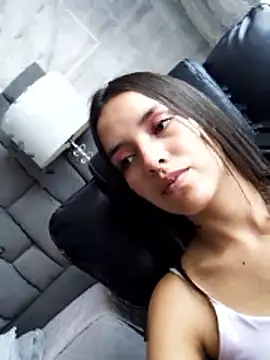 Cherrybombs  online show from 01.08.26