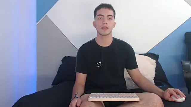 Snapshot of Bruno_steel1 chatting on 12.02.25 Bruno steel1 online show from 12.02.25