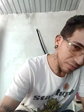 Snapshot of macarywillm chatting on 03.20.26 macarywillm online show from 03.20.26