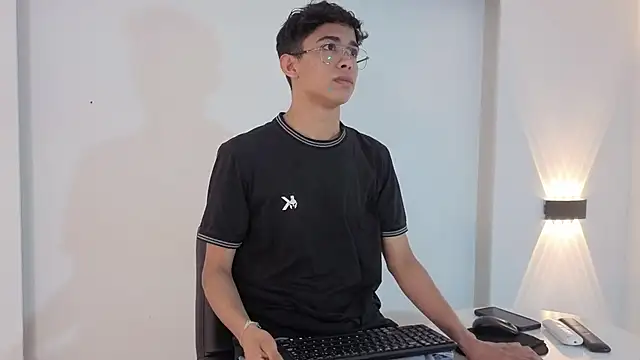 CharmingJeremy  online show from 12.01.25