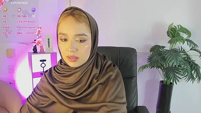 Snapshot of Jazmin_kithana chatting on 05.22.26 Jazmin kithana online show from 05.22.26