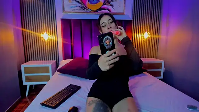 Ariana collinss online show from 04.01.26