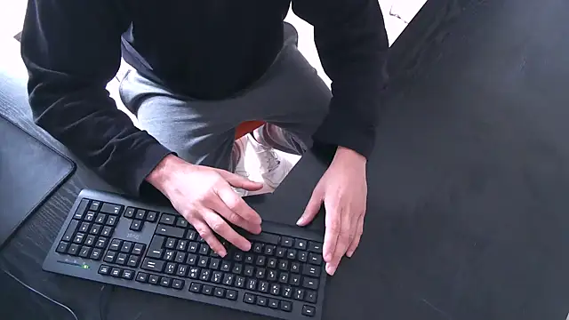 TRESBONNEBITE online show from 12.18.25