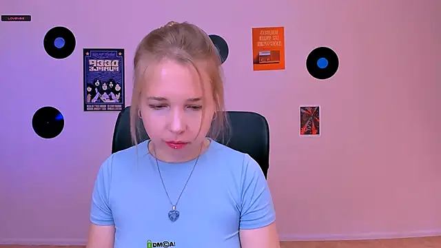 Snapshot of teya_starling chatting on 05.18.26 teya starling online show from 05.18.26