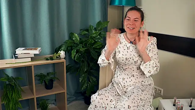 Snapshot of KourtneyFust chatting on 12.02.25 KourtneyFust online show from 12.02.25