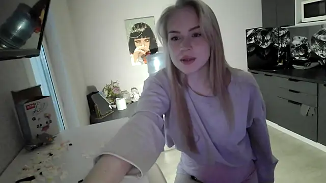 Snapshot of LunaPeony chatting on 02.01.26 LunaPeony online show from 02.01.26