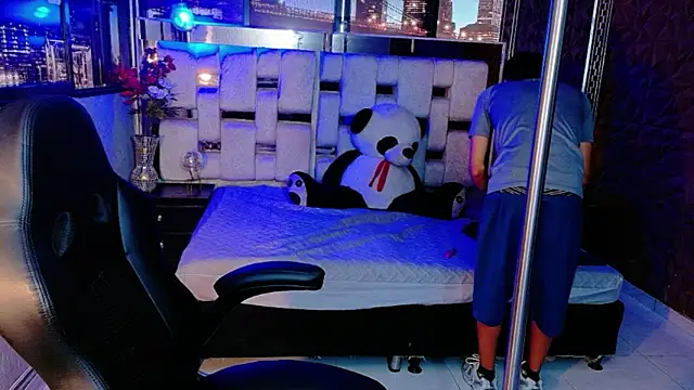 StormLuxX online show from 12.20.25