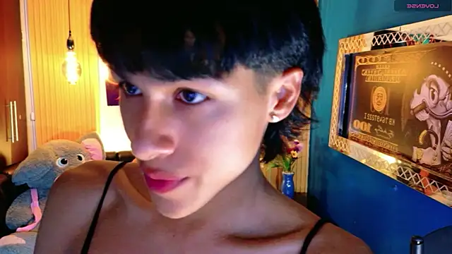 Snapshot of StormLuxX chatting on 04.21.26 StormLuxX online show from 04.21.26