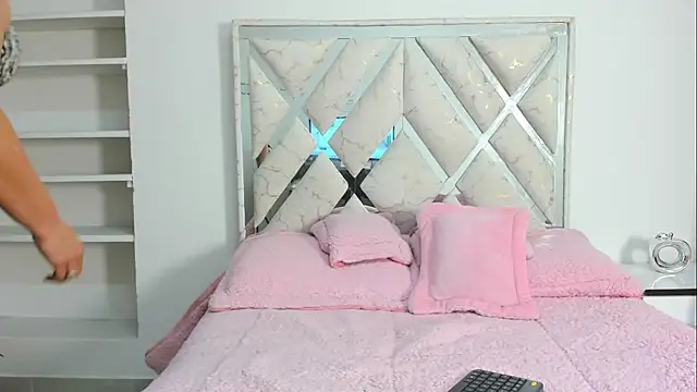 ElenaLauren online show from 01.17.26