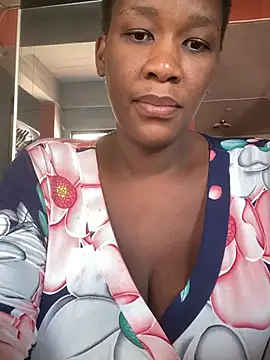 Snapshot of GiantClithpee chatting on 12.12.24 GiantClithpee online show from 12.12.24