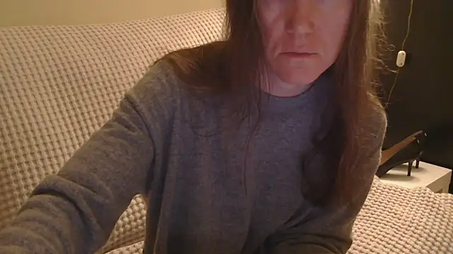 Snapshot of AuroraAG chatting on 04.08.26 AuroraAG online show from 04.08.26