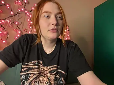 Snapshot of Ungoliant_Kiss chatting on 04.30.26 Ungoliant Kiss online show from 04.30.26