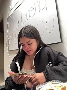 Camila Duarte2 online show from 12.17.25