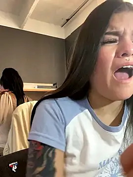 Camila Duarte2 online show from 01.05.26