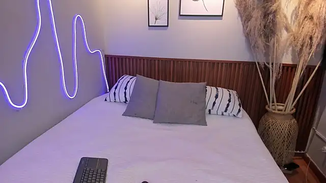 MIAROGGERSS online show from 01.17.26