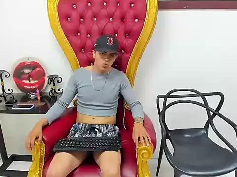 Snapshot of jason_gray69 chatting on 12.02.25 jason gray69 online show from 12.02.25