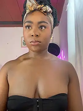 Snapshot of Cynthia_es chatting on 02.26.26 Cynthia es online show from 02.26.26