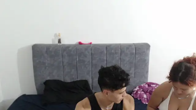 Snapshot of hottie_couplee chatting on 05.29.26 hottie couplee online show from 05.29.26
