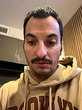 Snapshot of andresbale chatting on 12.02.25 andresbale online show from 12.02.25