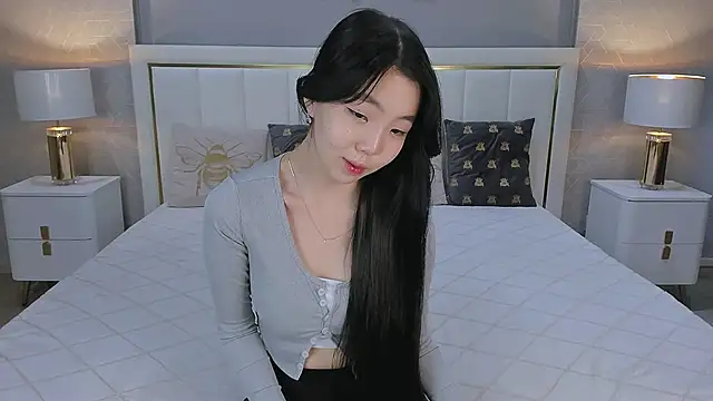 Snapshot of EMILY_GREENSON chatting on 02.08.26 EMILY GREENSON online show from 02.08.26