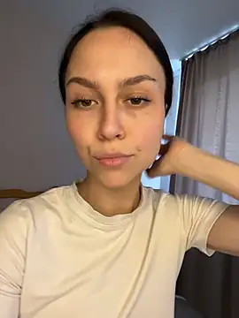 Snapshot of MonicaMercer chatting on 05.22.26 MonicaMercer online show from 05.22.26