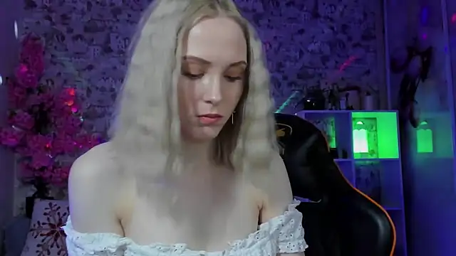 Gina Gina love online show from 04.03.26