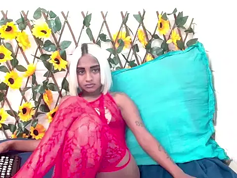 Snapshot of IndianSumaya69 chatting on 12.02.25 IndianSumaya69 online show from 12.02.25