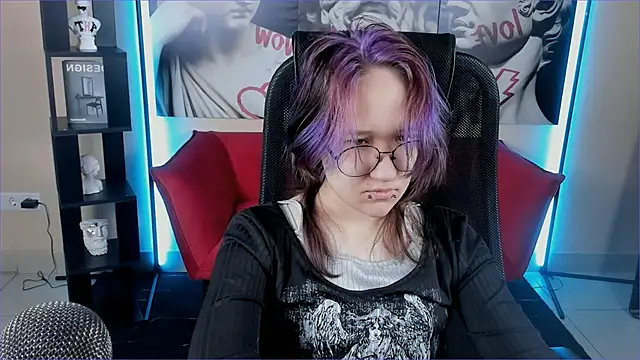 Sylvia Reed online show from 12.22.25