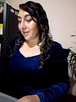 Snapshot of Valeria_montana_ chatting on 12.18.25 Valeria montana online show from 12.18.25