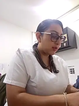 Valeria montana  online show from 04.22.26