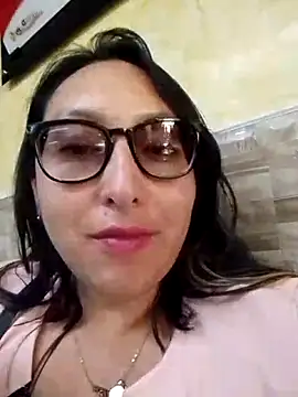 Valeria montana  online show from 05.01.26