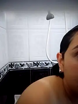 Valeria montana  online show from 05.10.26