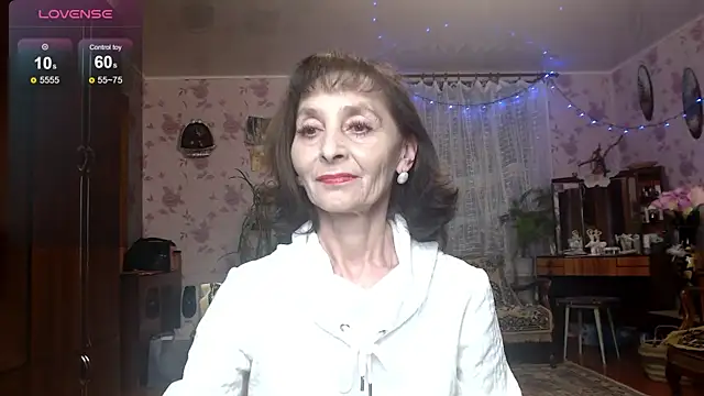 Snapshot of Angelina-Missteria chatting on 12.22.25 Angelina-Missteria online show from 12.22.25