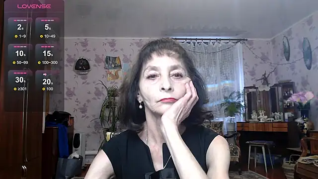 Snapshot of Angelina-Missteria chatting on 12.23.25 Angelina-Missteria online show from 12.23.25