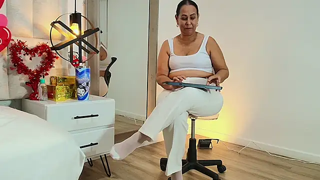 Sara BigAss- online show from 02.20.26