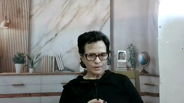 Snapshot of Luna-Hot0802 chatting on 06.17.26 Luna-Hot0802 online show from 06.17.26
